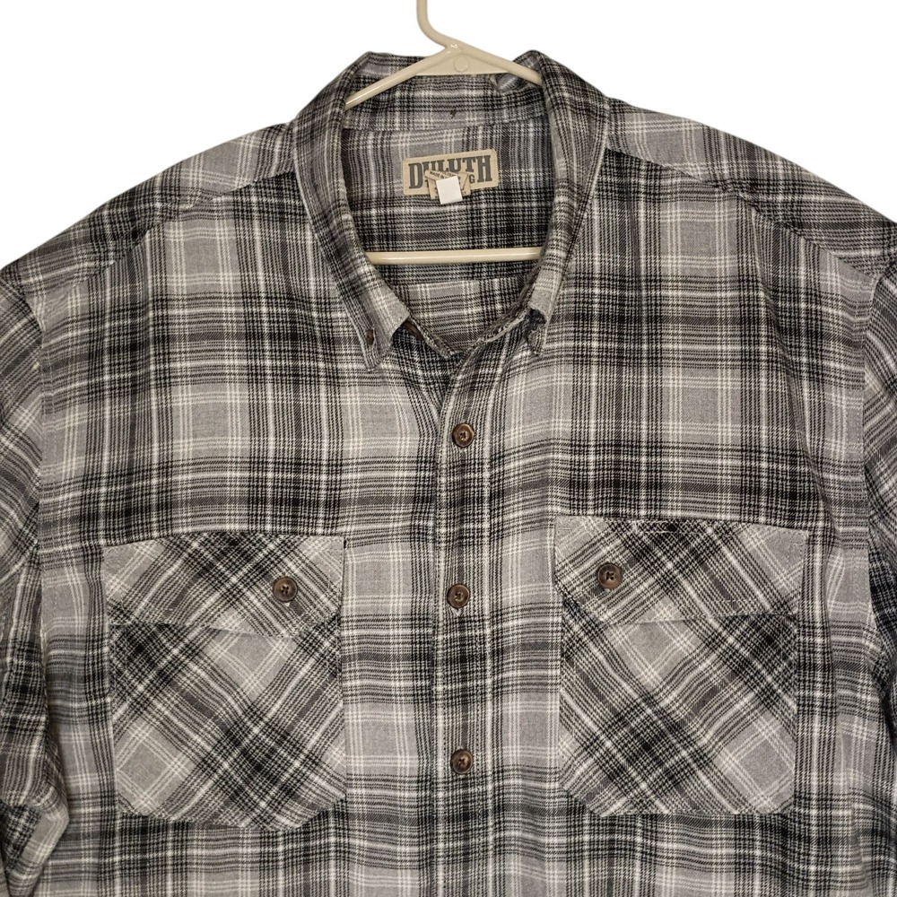 Duluth Trading Flannel Shirt Mens 2XL Gray Plaid Double‎ Flap Pocket Lightweight
